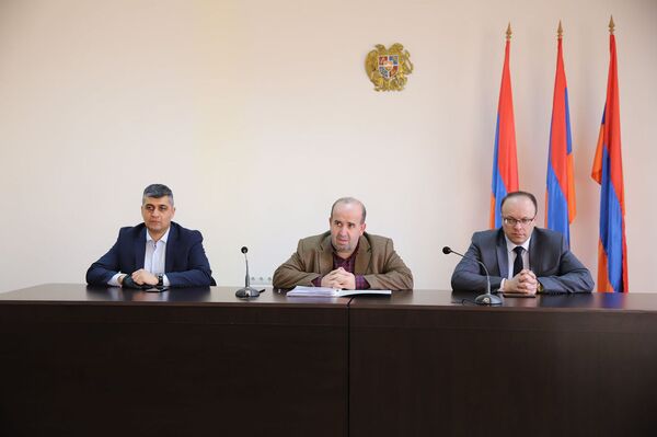Главное – забота о социально уязвимых: в Шираке не просто закрывают путь коронавирусу Главное – забота о социально уязвимых: в Шираке не просто закрывают путь коронавирусу - Sputnik Армения