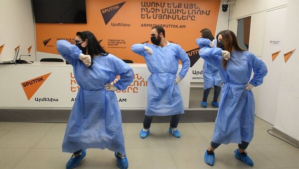 Флешмоб-танец сотрудников Sputnik Армения (26 марта 2020). Еревaн - Sputnik Արմենիա