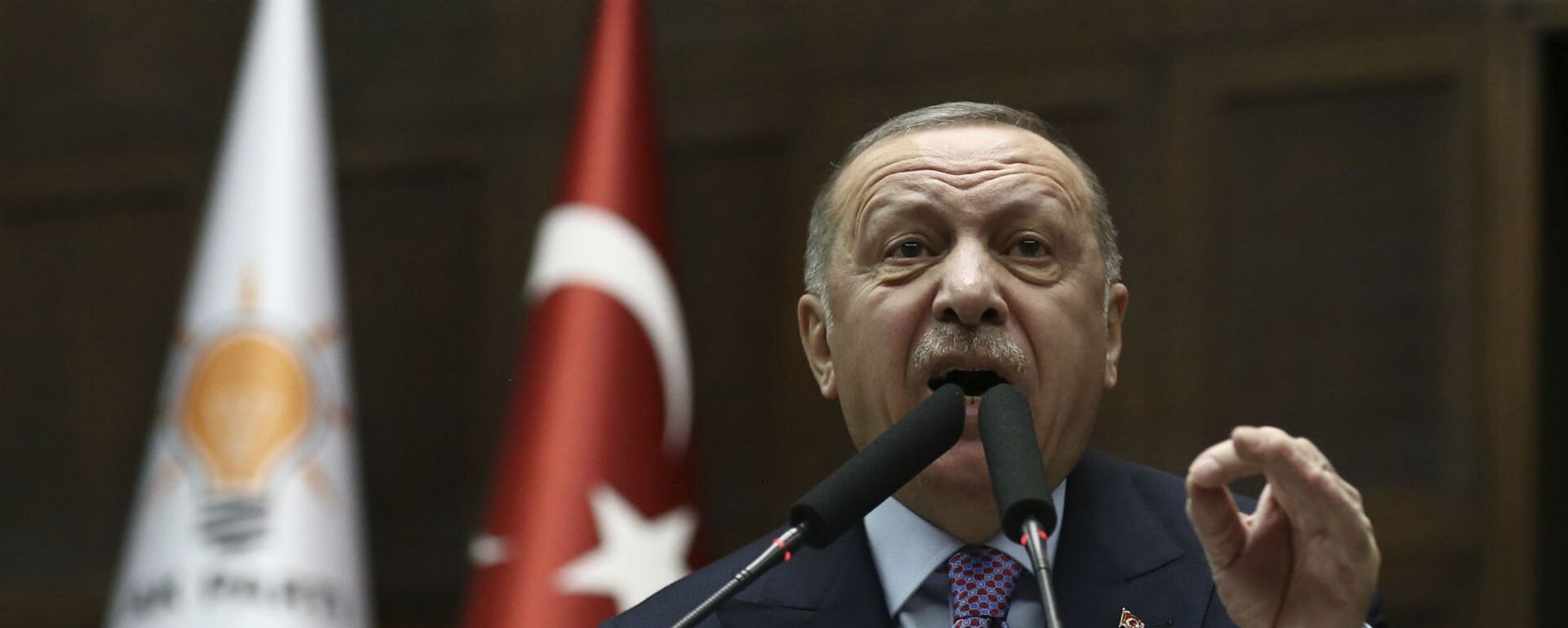 Президент Турции Реджеп Тайип Эрдоган в парламенте (26 февраля 2020). Анкара - Sputnik Армения, 1920, 07.04.2021