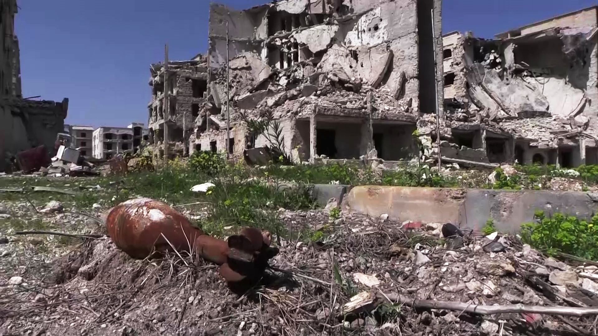 Разрушенные дома в районе Эль-Хамдания на окраине города Алеппо - Sputnik Армения, 1920, 26.02.2021