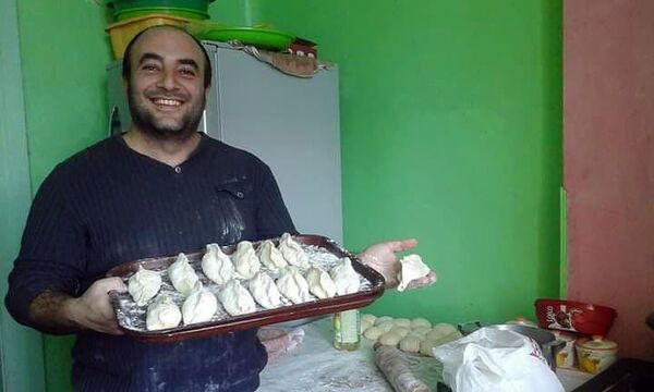 В самоизоляции, или Как живется на карантине гюмрийским мужчинам В самоизоляции, или Как живется на карантине гюмрийским мужчинам - Sputnik Армения