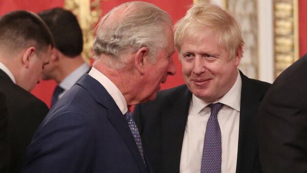 Премьер-министр Великобритании Борис Джонсон (справа) беседует с принцем Чарльзом во время приема, организованного британской королевой Елизаветой II в преддверии саммита НАТО (3 декабря 2019). Лондон - Sputnik Արմենիա
