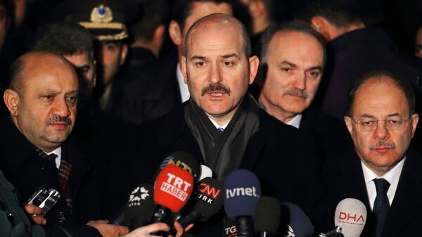 Министр внутренних дел Турции Сулейман Сойлу (в центре)  - Sputnik Армения