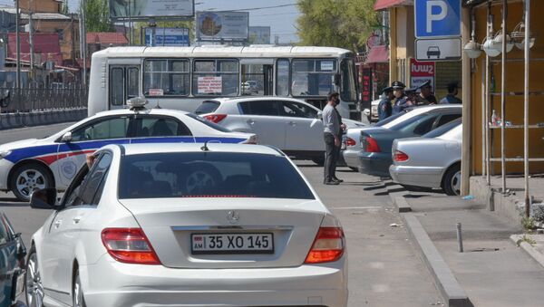 Пробка в Аргаванде из-за акции протеста водителей общественного транспорта (14 апреля 2020). Еревaн - Sputnik Армения
