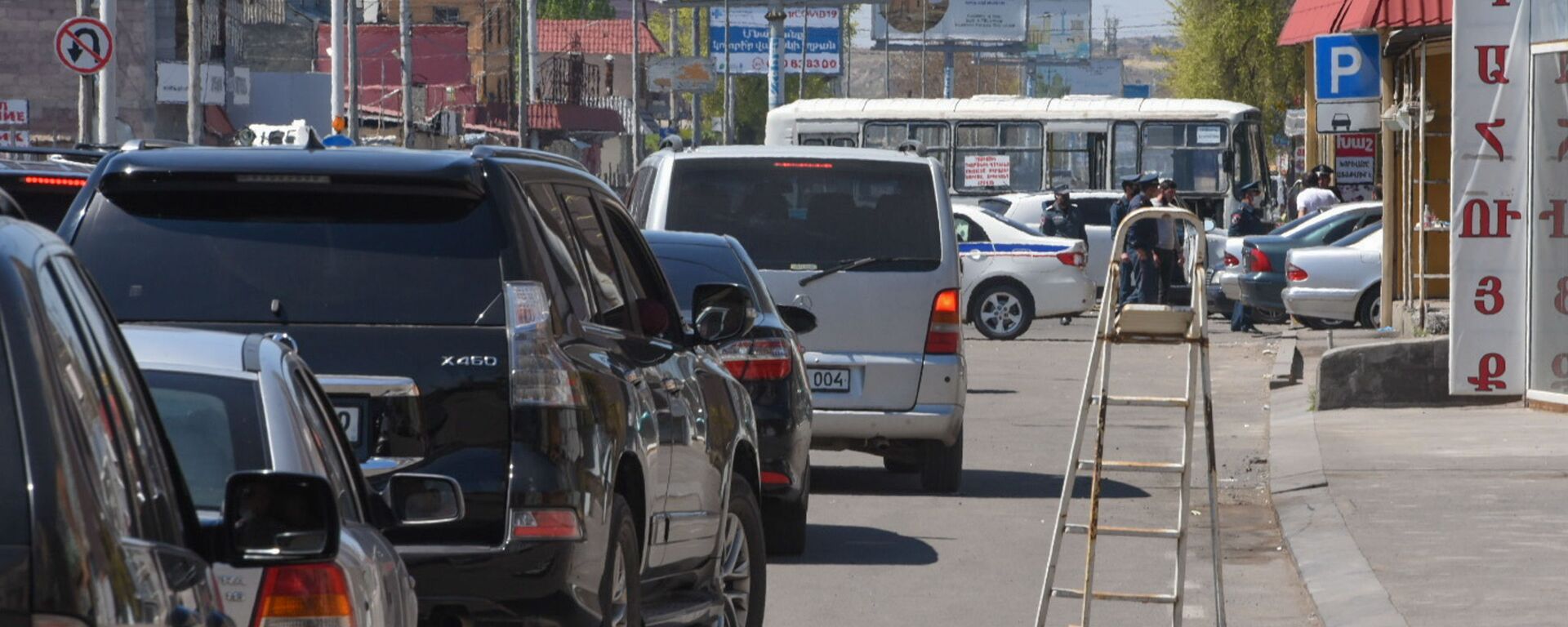 Пробка в Аргаванде из-за акции протеста водителей общественного транспорта (14 апреля 2020). Еревaн - Sputnik Արմենիա, 1920, 15.07.2021