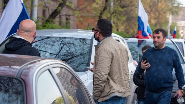 Протест армян, граждан РФ, у российского посольства (16 апреля 2020). Еревaн - Sputnik Արմենիա