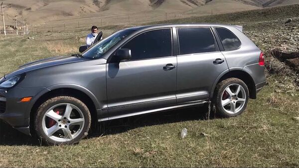 Մեքենայի մեջ տղամարդու դի է հայտնաբերվել՝ հրազենային վնասվածքով․ Ճամբարակի ոստիկանների բացահայտումը - Sputnik Արմենիա