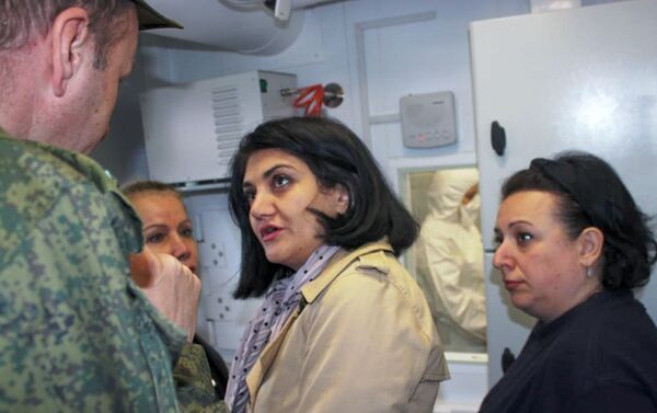 Делегация из министерства здравоохранения Армении ознакомилась с современной российской модульной лабораторией (24 апреля 2020). Еревaн - Sputnik Армения