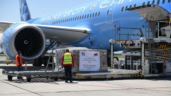 Самолет специального рейса с медикаментами из ОАЭ для борьбы с коронавирусом в аэропорту Звартноц (27 апреля 2020). Еревaн - Sputnik Армения