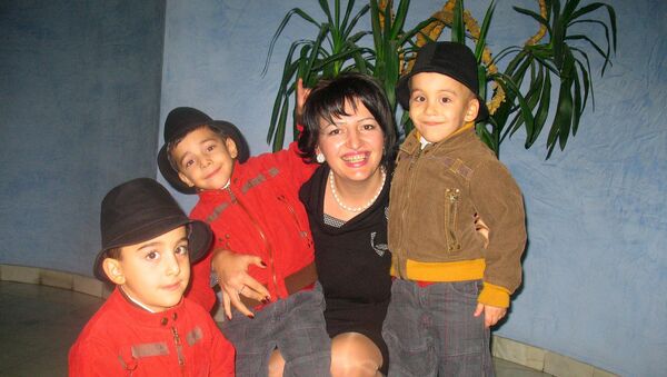 Сусанна Серобян  с детьми - Sputnik Армения