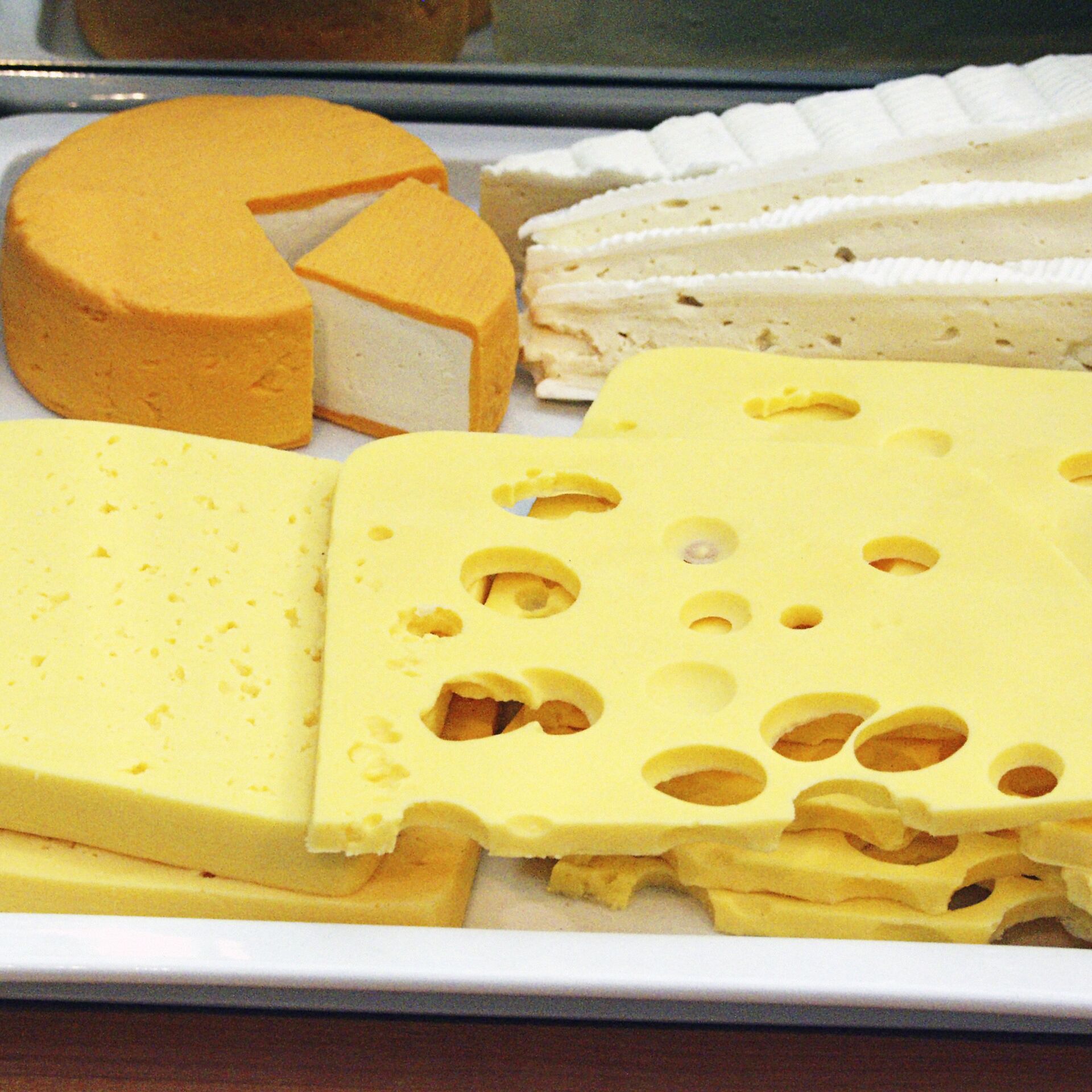 Можно ли белкам сыр. Маслосыродельная и молочная промышленность. Молочная и маслосыродельная отрасль. Поставка сыра. Сыр мотал армянский.