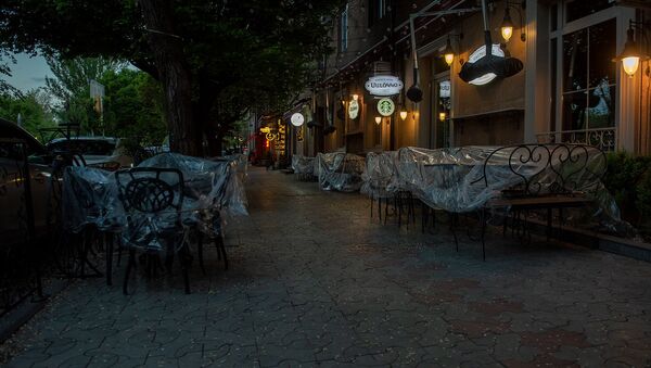 Закрытое кафе на улице Таманяна в Ереване - Sputnik Արմենիա