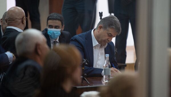 Карен Карапетян (справа) на судебном заседании по делу 1 марта (8 мая 2020). Еревaн - Sputnik Армения