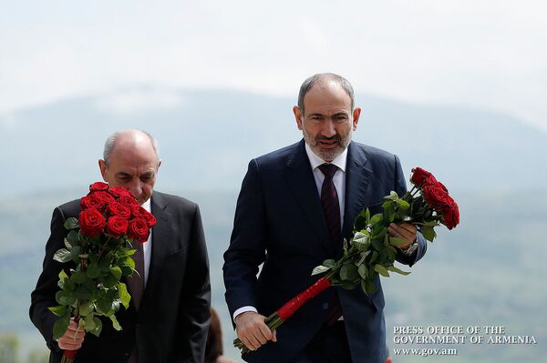 Արցախում տոնական միջոցառումներ են. մասնակցել են նաև Նիկոլ Փաշինյանն ու Արարատ Միրզոյանը Արցախում տոնական միջոցառումներ են. մասնակցել են նաև Նիկոլ Փաշինյանն ու Արարատ Միրզոյանը - Sputnik Արմենիա