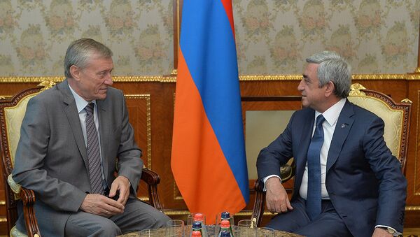 президент Армении Серж Саргсян и генеральный секретарь ОДКБ Николай Бордюжа - Sputnik Արմենիա