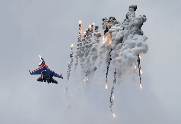 ՍՈւ-30ՍՄ կործանիչը Հաղթանակի օրվան նվիրված ավիացիոն տոնակատարության ժամանակ (2020 թվականի մայիսի 9), Մոսկվայի մարզ - Sputnik Արմենիա