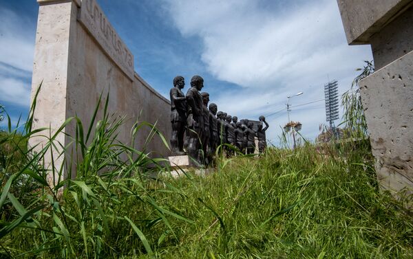 «Արարատ 73»-ի ֆուտբոլիստների արձանները - Sputnik Արմենիա