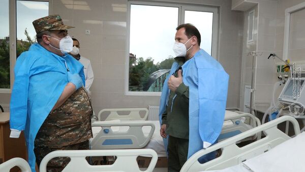 Министр обороны Давид Тоноян посетил центральный клинический военный госпиталь (25 мая 2020). Еревaн - Sputnik Армения