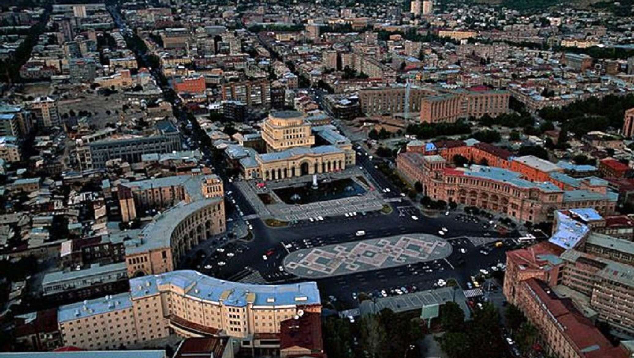 Ереван раньше. Площадь Республики Ереван. Площадь Республики Ереван вид сверху. Республиканская площадь Еревана. Ереван центр города.