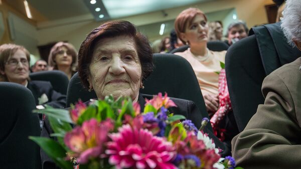 Приуроченное к 8 марта мероприятие в Министерстве обороны РА, где присутствовали матери военнослужащих и женщины-военные - Sputnik Армения