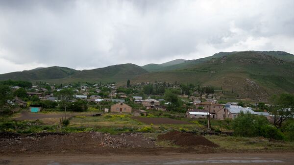 Село Мехрадзор, где находится Мехрадзорский золотой рудник (10 июня 2020). Котайкская область, Армения - Sputnik Армения