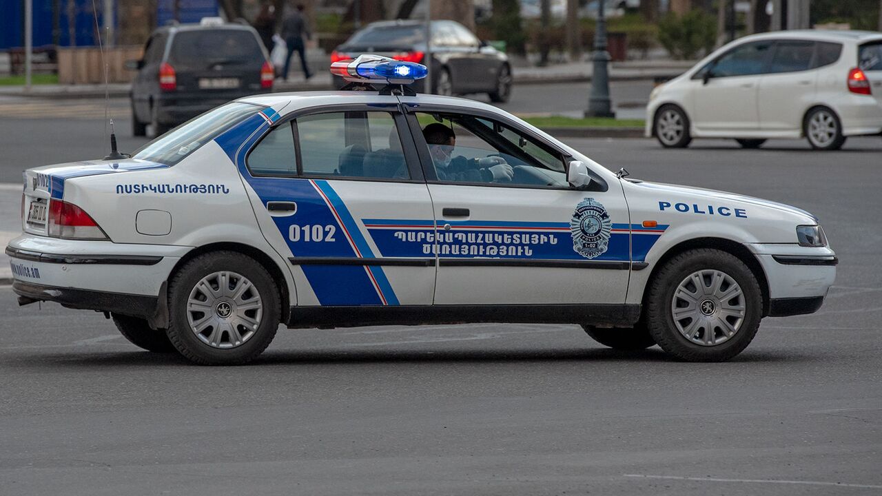 Полиция Армении машины