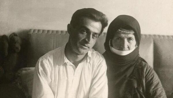 Бакунц с матерью Бохчагюл - Sputnik Армения