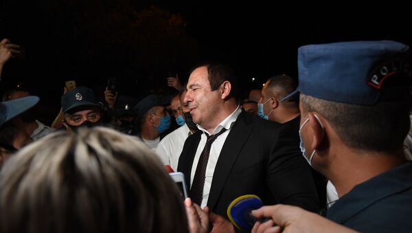 Гагик Царукян вышел из здания СНБ (16 июня 2020). Еревaн - Sputnik Армения