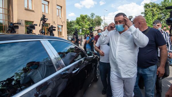 Гагик Царукян выходит из здания суда (21 июня 2020). Еревaн - Sputnik Армения