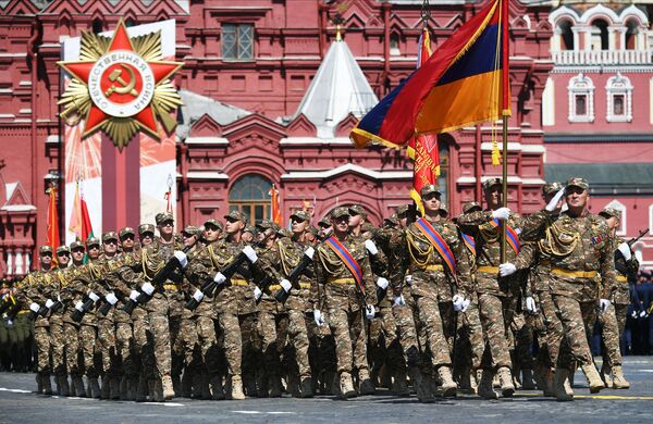 Как тогда – в 1945-м: чем запомнился парад Победы – 2020 Как тогда – в 1945-м: чем запомнился парад Победы – 2020 - Sputnik Армения