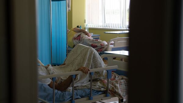 Пациенты в реанимации медцентра Арташат - Sputnik Армения