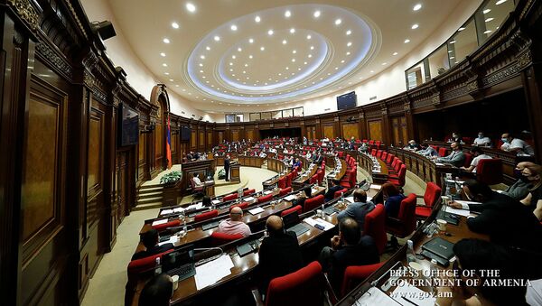 Выступление премьер-министра Никола Пашиняна в Национально собрании (25 июня 2020). Еревaн - Sputnik Армения