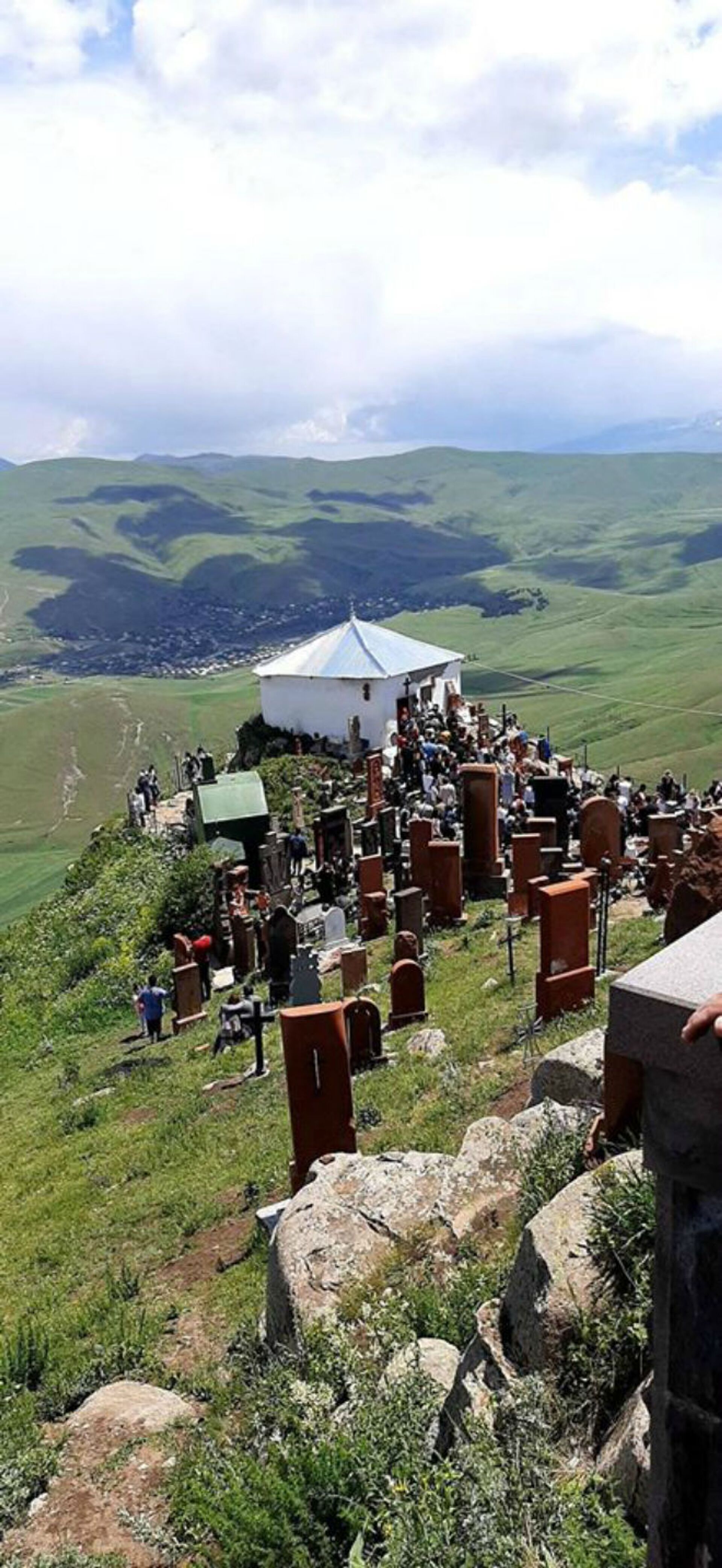 Часовня Св. Ованнеса в Калтахчи (21 июня). Лори Часовня Св. Ованнеса в Калтахчи (21 июня). Лори - Sputnik Армения, 1920, 12.10.2021