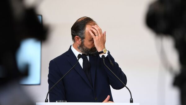 Премьер-министр Франции Эдуард Филипп во время объявления окончания карантина в стране (7 мая 2020). Париж - Sputnik Армения