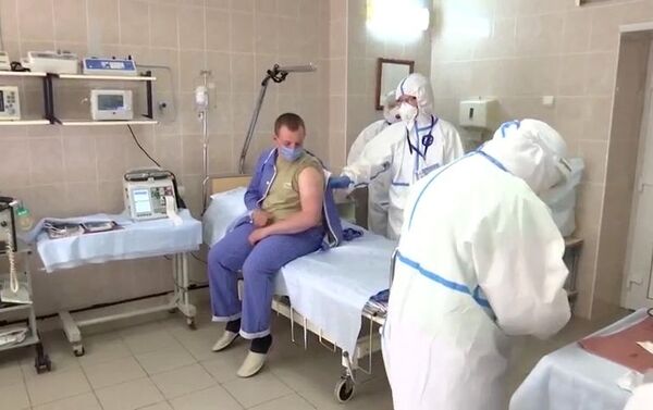Вакцинация добровольцев против коронавируса SARS-CoV-2 в Главном военном клиническом госпитале имени Н. Н. Бурденк - Sputnik Армения