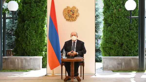 Президент Армен Саркисян встретился с группой специалистов Комиссии по Конституционным реформам (7 июля 2020). Еревaн - Sputnik Արմենիա