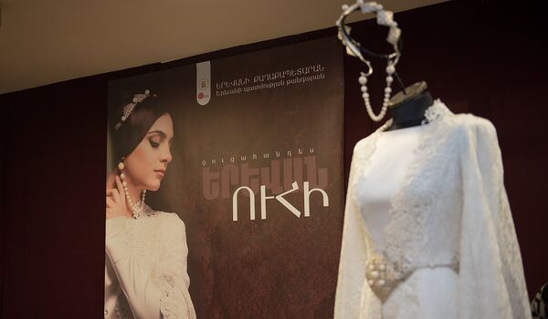 Особое место в работах дизайнера заняла коллекция свадебных нарядов - Sputnik Армения