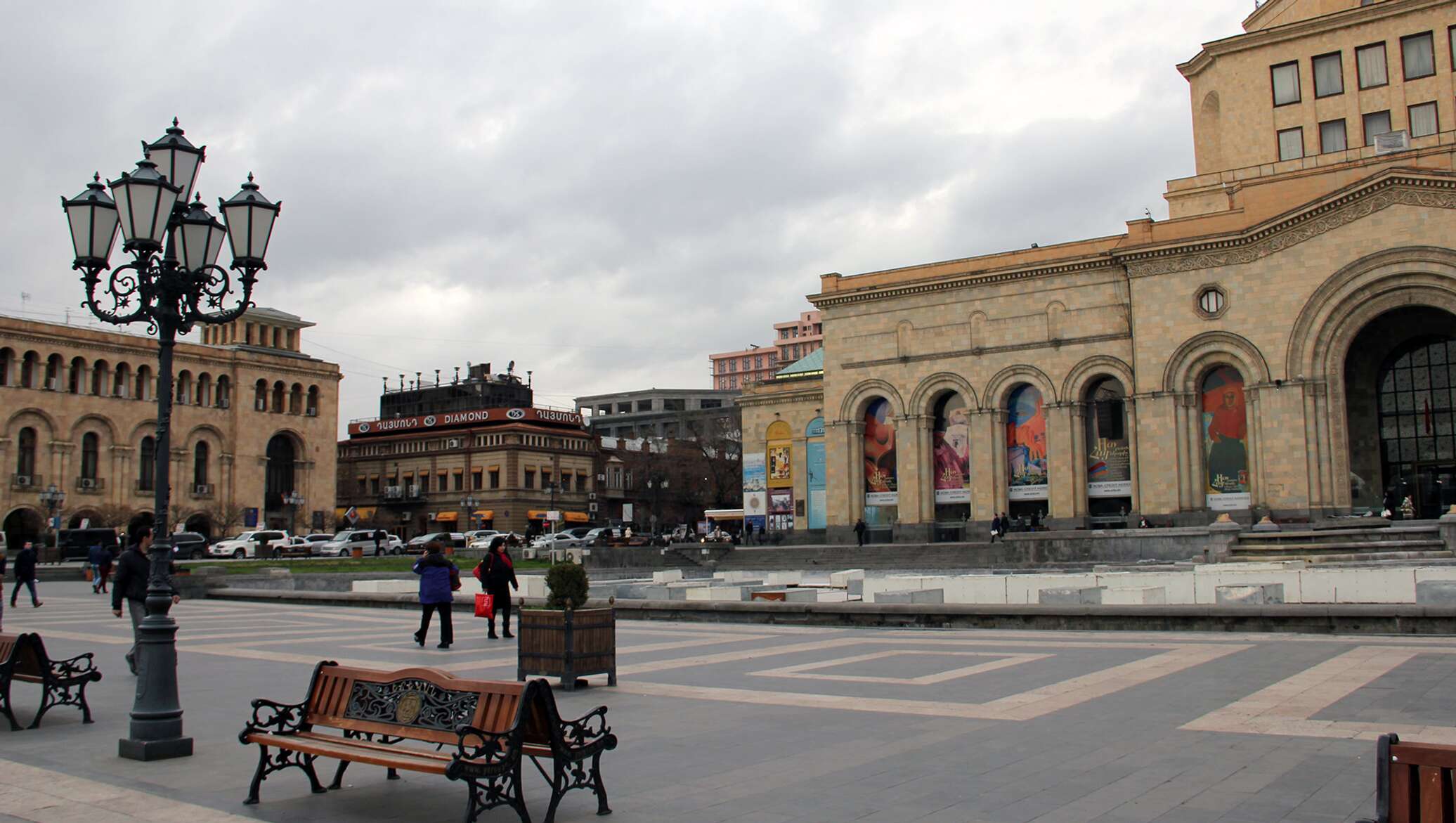 Республиканская площадь. Площадь Республики Ереван. Площадь революции Ереван. Армения Ереван площадь Республики. Площадь Абовяна в Ереване.