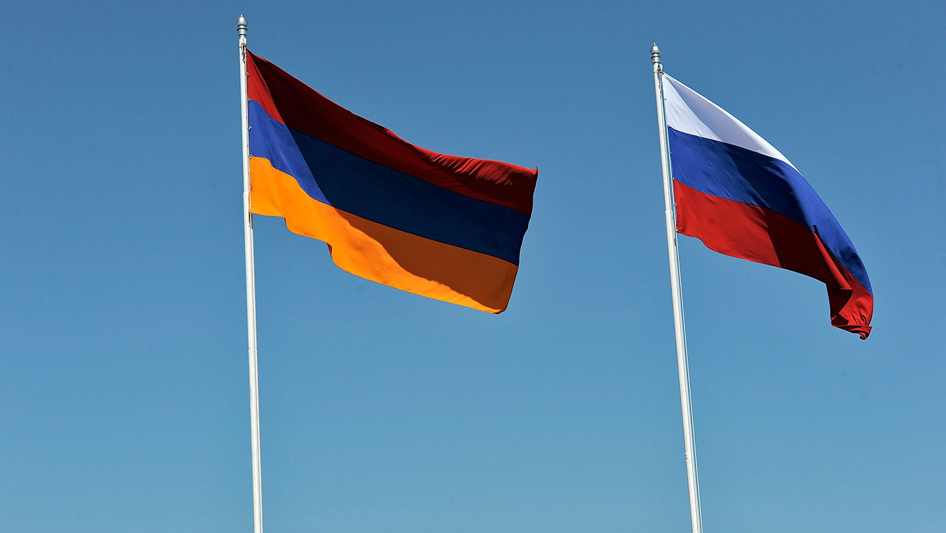 Флаги Армении и России - Sputnik Армения, 1920, 23.08.2022