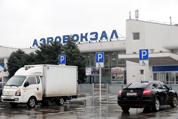В аэропорту Ростова-на-Дону, где при посадке разбился пассажирский самолет Boeing-737-800. В аэропорту Ростова-на-Дону, где при посадке разбился пассажирский самолет Boeing-737-800. - Sputnik Армения