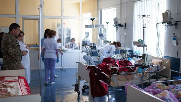 Раненые в Республиканской больнице Степанакерта. - Sputnik Армения