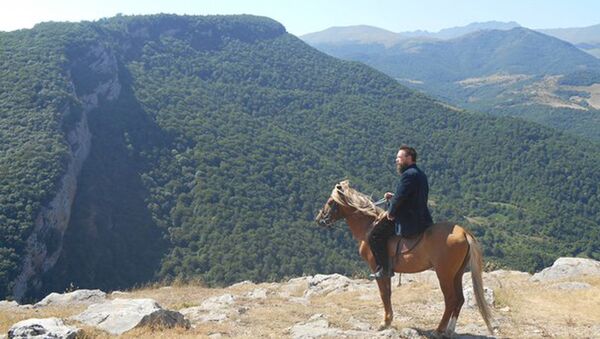 Герман Стерлигов в горах Нагорного Карабаха - Sputnik Արմենիա