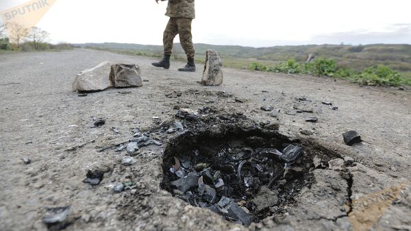 Гадрут. Нагорный Карабах. Следы, оставленные снарядами системы Смерч - Sputnik Արմենիա