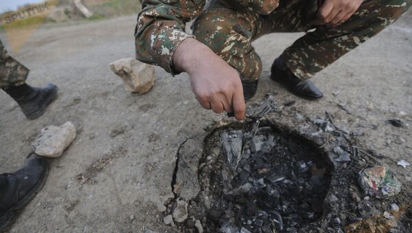 Гадрут. Нагорный Карабах. Следы, оставленные снарядами системы Смерч - Sputnik Армения