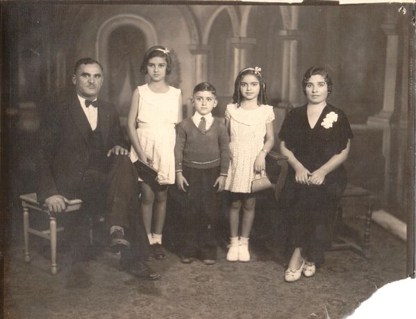 Новоиспеченная семья всячески поддерживала армянское образование в Америке и не забывала свои корни. - Sputnik Армения