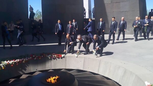 Сергей Лавров возложил цветы к Мемориалу жертв геноцида армян - Sputnik Армения