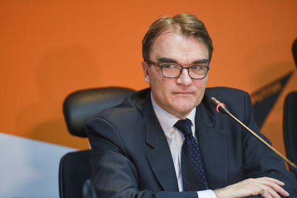 Посол Швейцарии в Армении Лукас Гассер Посол Швейцарии в Армении Лукас Гассер - Sputnik Արմենիա
