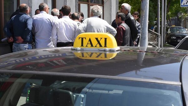 Таксисты требуют направить взимаемые с них налоги на нужды армии - Sputnik Արմենիա