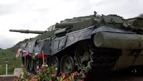 Танк  Տ-72 - памятник, ознаменующий победу в Шуши. Нагорный Карабах - Sputnik Արմենիա