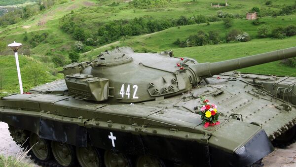 Танк  Տ-72 - памятник, ознаменующий победу в Шуши. Нагорный Карабах - Sputnik Արմենիա